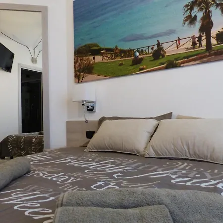 B&B Brezza Marina לינה וארוחת בוקר